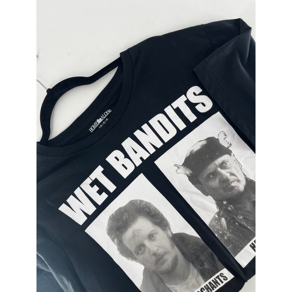 Home Alone Wet Bandits Be On The Lookout Black T-Shirt Size Large Harry & Marv